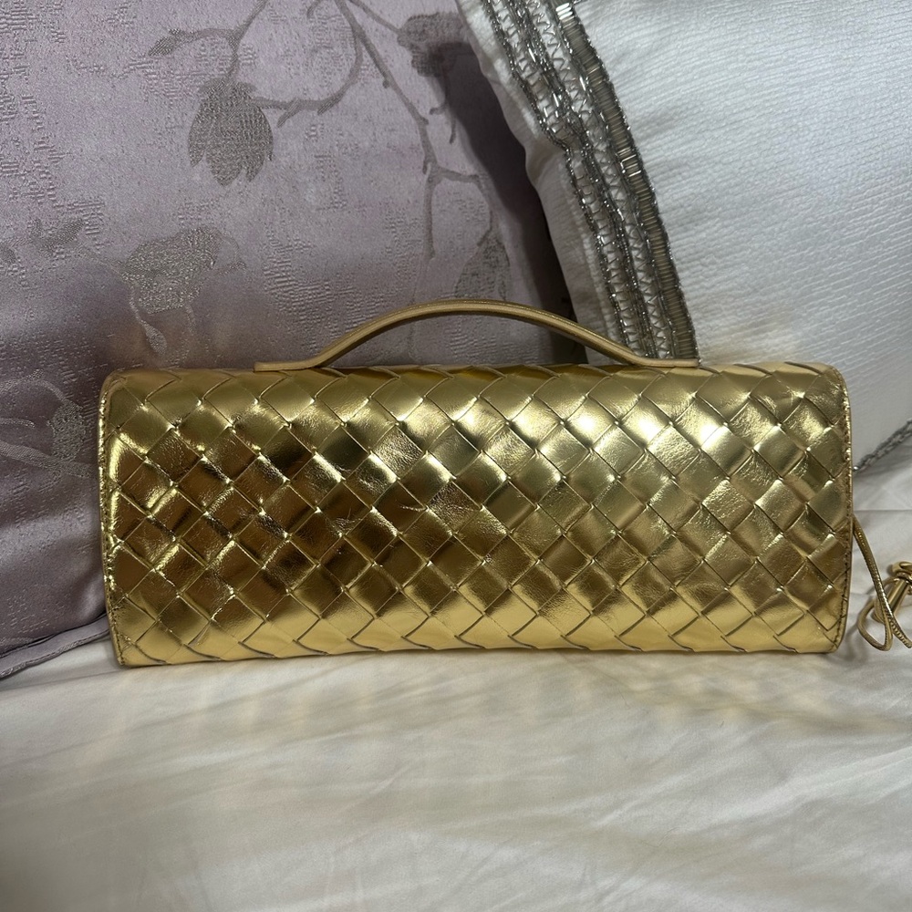 BOTTEGA VENETA Andiamo Clutch - Picture 8 of 15